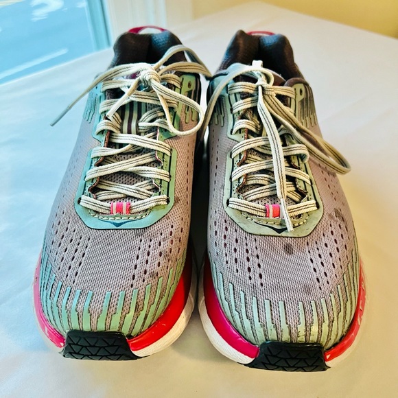 HOKA ONE ONE CLIFTON WOMEN’S Shoe size 7 - Picture 5 of 13